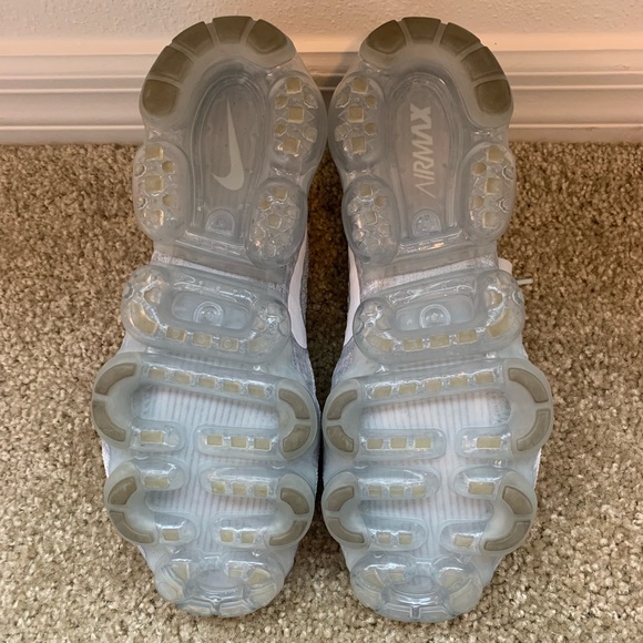 *SOLD* Nike Air Vapormax Flyknit Sneaker - Picture 5 of 8